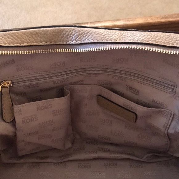 Michael Kors satchel purse - Picture 4 of 7